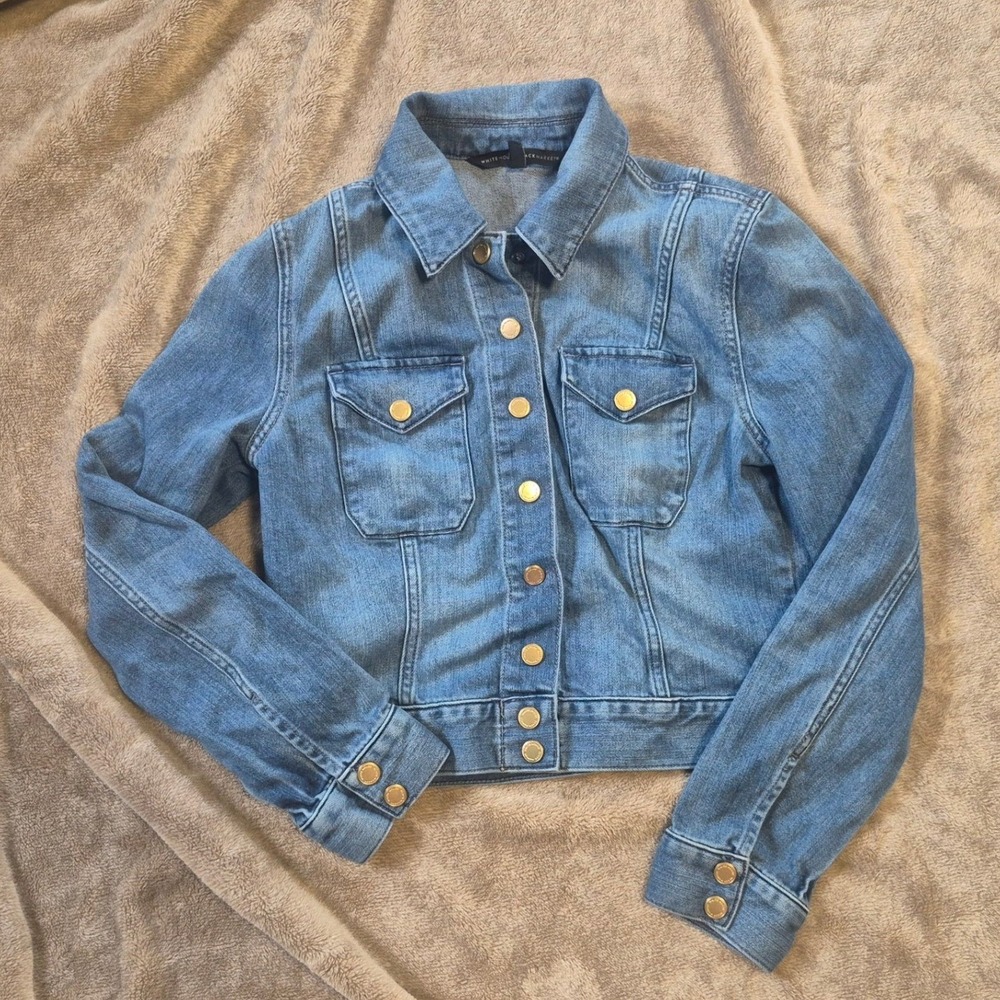 White House Black Market Blue Denim Cropped Jacket Gold Buttons Size 4